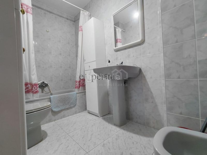 Foto d9ae3c8f-0c2b-49ce-bd34-45025d2d56f0. Pis amb aparcament a Pobra do Caramiñal (A)