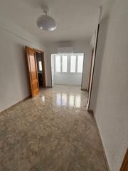 Etagenwohnung in Calle antonio machado 6