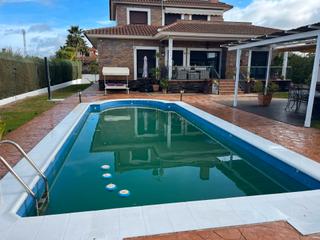 Xalet a Urbanización golf guadiana 277. Gran chalet en el campon de golf guadiana