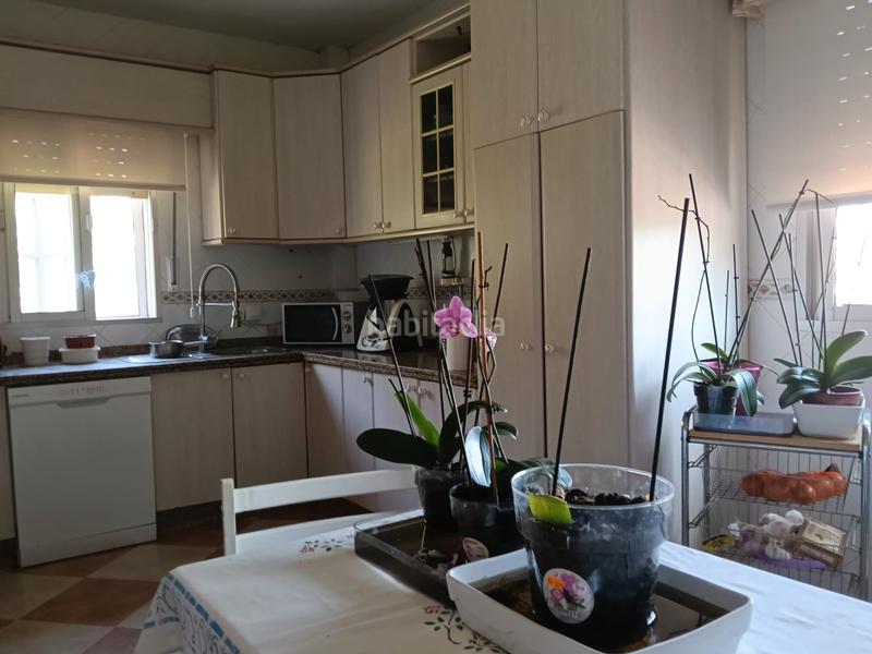 Foto dd5f74da-9bbb-4c22-98bd-f090c7475467. Chalet en urbanización san marcos 2 en Almendralejo