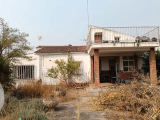 Xalet  Calle badajoz 57. ?? chalet con 4.000 m² y piscina en los cuartos del medio ¡gran