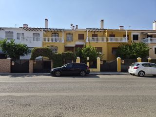 Reihenhaus in Calle las encinas 6. Tu hogar de finitivo en un lugar unico