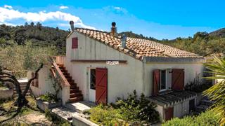 Chalet in N/a. Finca bella – un refugio mediterráneo con vistas espectaculares