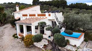 Masia a Perelló (El). Dos casas en venta - ¡una oportunidad perfecta de inversión y al