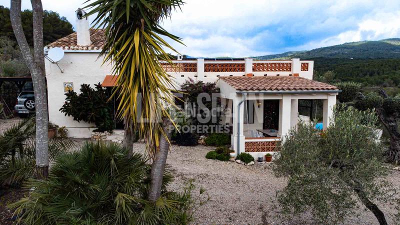 Foto 7f796512-f8b7-48ce-954c-0250daa68dc0. Masia amb aparcament piscina a Perelló (El)