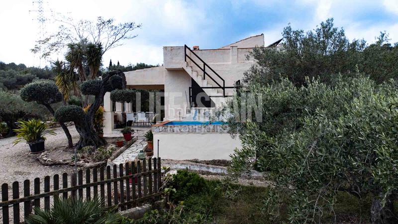 Foto 887b0979-1bbe-471e-81fb-0db80bb56482. Masia amb aparcament piscina a Perelló (El)