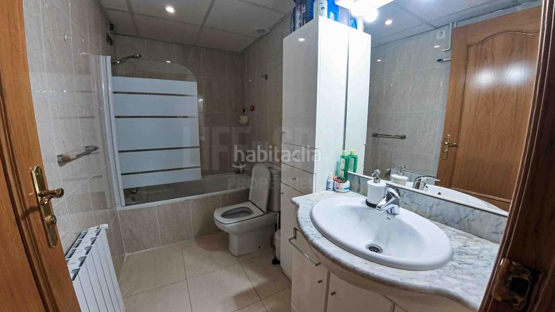 Foto c53d4adc-91f8-47f4-ab18-ba2c0d5e7e36. Flat in carrer pau casals 19 in Ampolla (L´)