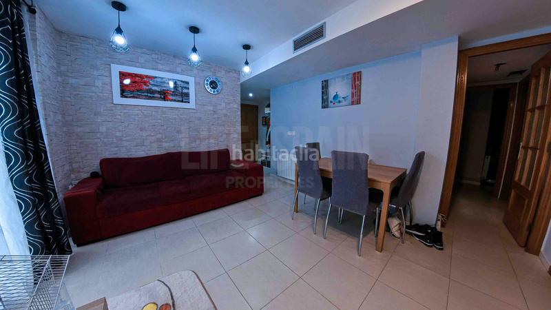 Foto d9498a42-af4f-4f32-8eb0-db5ea3ac27b4. Flat in carrer pau casals 19 in Ampolla (L´)