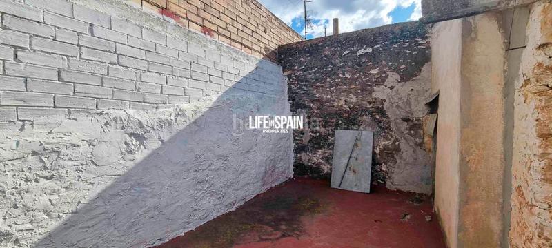 Foto 208c632c-11c5-42d8-a40f-f59836de6ec5. Casa a carrer del montsià 27 a Masdenverge