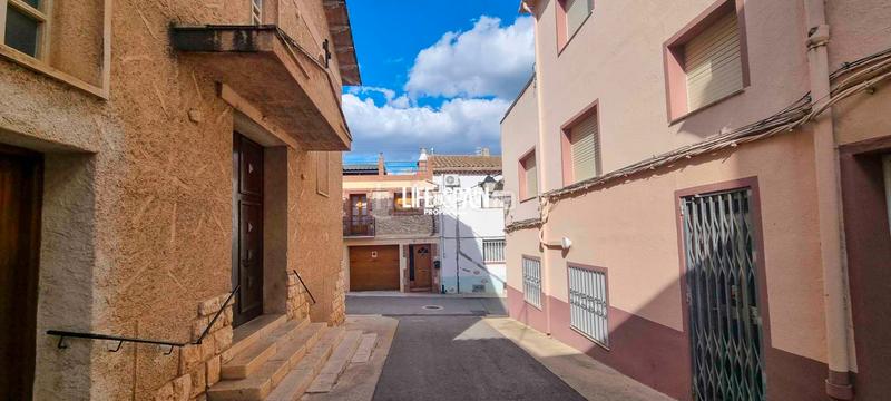 Foto 9b417f46-a3fd-406a-b4db-a4c9b8991198. Casa a carrer del montsià 27 a Masdenverge