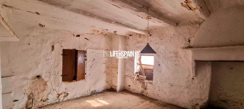 Foto aa90477d-2b85-47ed-a931-44cf079fff45. Casa a carrer del montsià 27 a Masdenverge