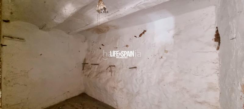 Foto bf7cb870-4045-4134-a305-f5cfee24493a. Casa a carrer del montsià 27 a Masdenverge