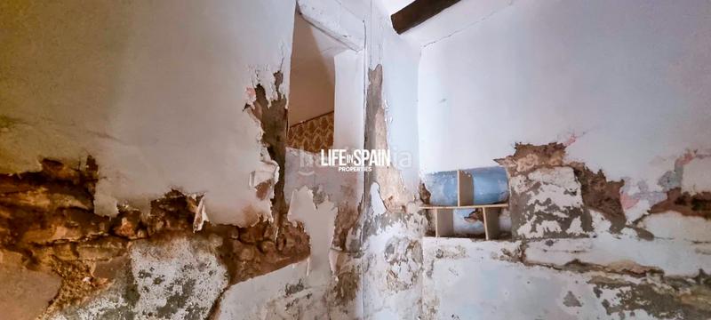 Foto cf34920d-d19b-4238-b16e-39569fdccfc5. Casa a carrer del montsià 27 a Masdenverge