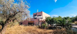 Masia a Roquetes. Finca con agua y luz lista para entrar i vivir