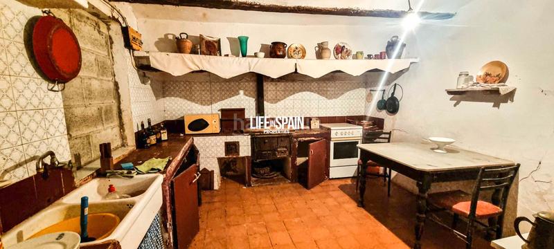 Foto 514a7684-6df4-4ad2-8f59-bcb69a82893e. Country house with parking in Galera (La)