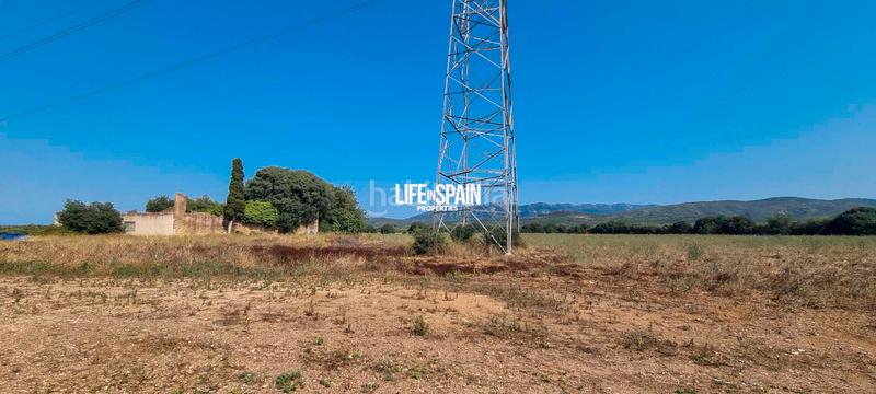 Foto b7de8d14-57d2-4002-b47a-b7fff1a58251. Country house with parking in Galera (La)