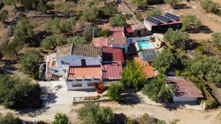 Bauernhof in Camarles. Finca con agua , luz y piscina