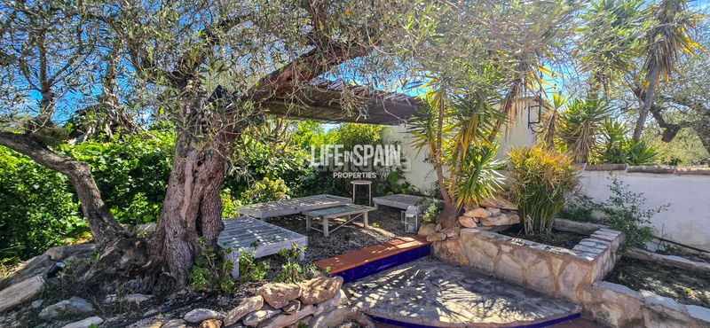 Foto eaa84cdf-7979-4f6e-bd8c-c20e0d18214c. Masia amb piscina a Camarles