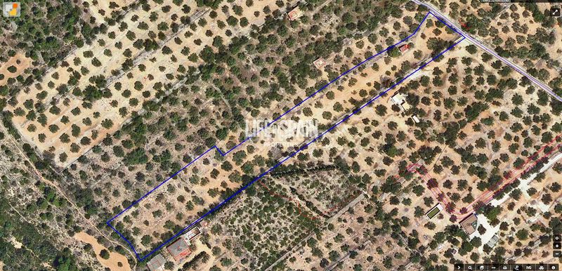 Foto 5a347bcc-e6b3-4e30-823b-d80b2a46aea5. Masia amb xemeneia a Ampolla (L´)