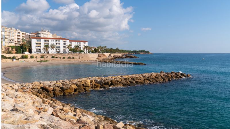 Foto 9b5c127b-285e-4eba-aedd-cd8a7ebf6aed. Masia amb xemeneia a Ampolla (L´)