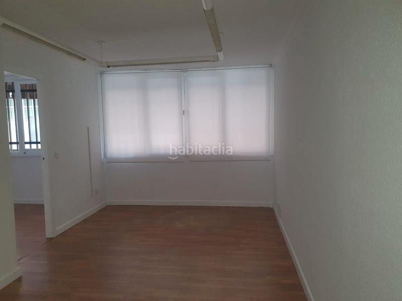 Foto 835a9f6b-8712-4ba0-9615-8660329752d8. Local comercial entreplanta para uso desitinto a vivienda en Huelva