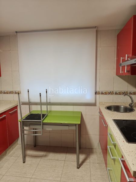 Foto 1fcb7c56-07c4-45a7-8c0f-405737f2cc40. Rent flat in plaza santa teresa de jesús 33 in La Orden Huelva