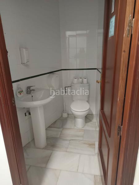 Foto ed75ede3-b425-4903-96c1-e79ebc9a9711. Location local commercial dans avenida San Antonio 29 dans Huelva