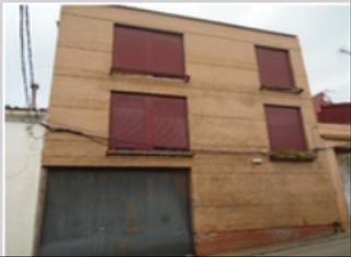 Édifice à Calera y Chozas. Edificio en contruccion -  calera  y chozas