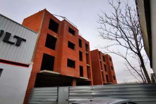 Édifice à Puebla de Montalbán (La). Obra pàrada - puebla de montalban