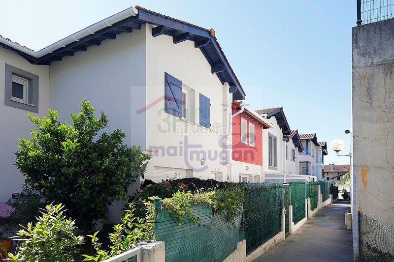 Foto a94e0854-29e6-409f-97df-9c048718448f. Casa adossada amb calefacció a Hendaye