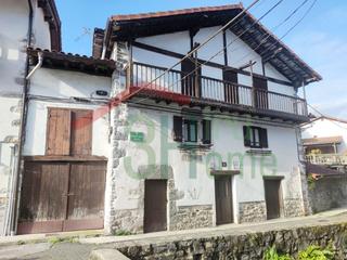 Casa a Lesaka. Casa en pleno centro de lesaka