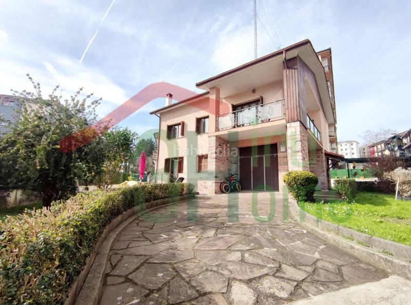 Foto 0f2b6895-a5a7-49db-bd1f-5aec592545ac. Haus mit heizung parking in Centro - Mendibil - Santiago Irun