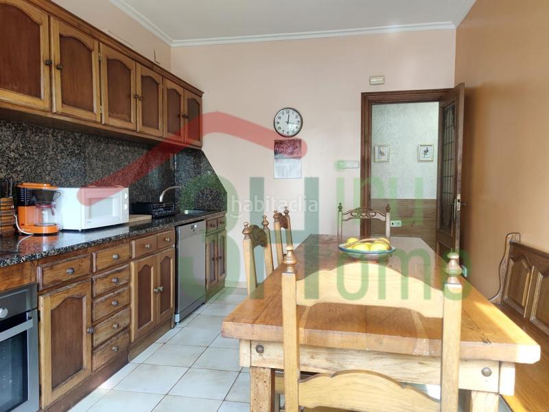 Foto 383b8cbb-1eec-4781-8977-8d6563dbb21c. Haus mit heizung parking in Centro - Mendibil - Santiago Irun