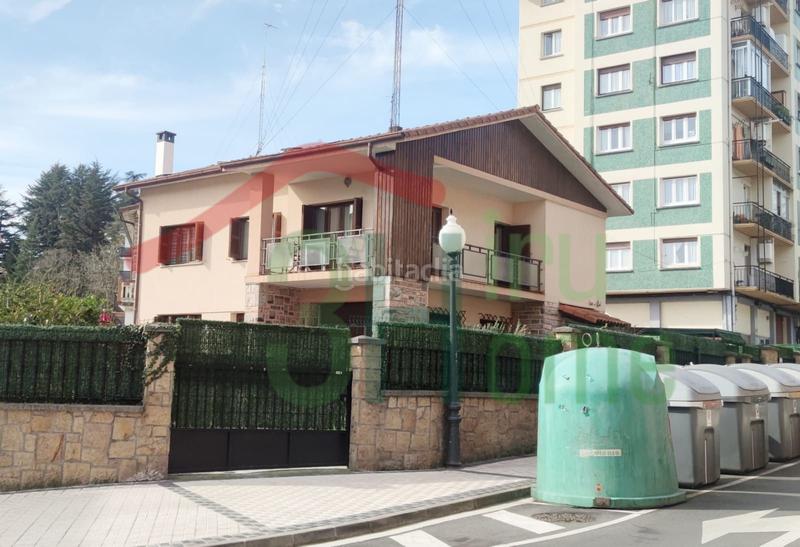 Foto 439d29c3-9a87-44a1-a557-61ff7b4eaff6. Haus mit heizung parking in Centro - Mendibil - Santiago Irun