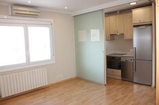 Rent Flat  Carrer de menorca. Bonito y luminoso piso 3habitaciones_ cerca estación sagrera