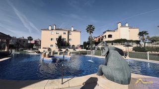 Piccolo appartamento in Reino unido 6. Baños y mendigoapartamento