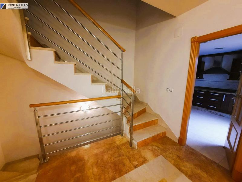 Foto 42bd88d3-1667-4236-aac1-a905640e940d. Rent semi detached house with heating parking pool in Granada