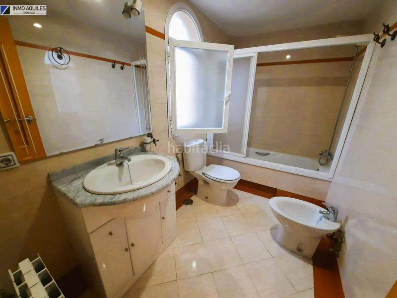 Foto 7da4ca81-7e48-4469-8ed1-9770062f28f2. Rent semi detached house with heating parking pool in Granada