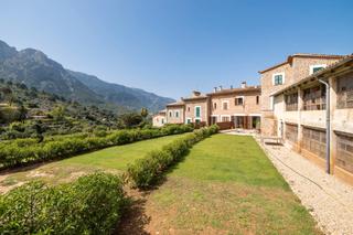 Mas à Fornalutx. Impresionante nueva promoción de casas de pueblo, en venta en fo
