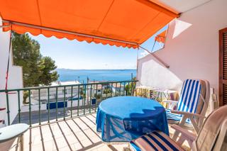 Mas à Port d´Alcúdia-Platja dÁlcúdia. Casa de tres plantas con increíbles vistas al mar en venta en al