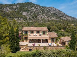 Mas à Pollença Poble. Villa de campo con licencia etv y vistas a la montaña en venta e