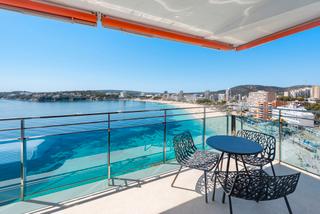 Apartament a Magaluf. Apartamento moderno y elegante con impresionantes vistas al mar