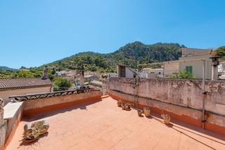 Mas à Selva. Casa de pueblo tradicional con azotea en venta en caimari, mallo