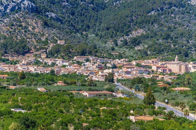 Foto 1cd90e25-3e50-47c4-9e30-56f64e34fad2. Country house with parking in Selva