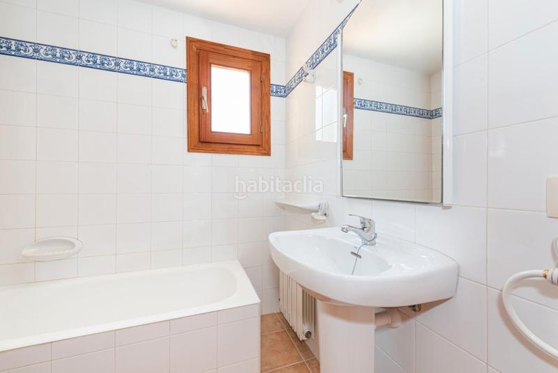 Foto 3e8a9486-ed48-406c-9dea-e253e37e83b0. Casa pareada atractiva casa adosada en venta en puerto pollensa, mallorca en Pollença