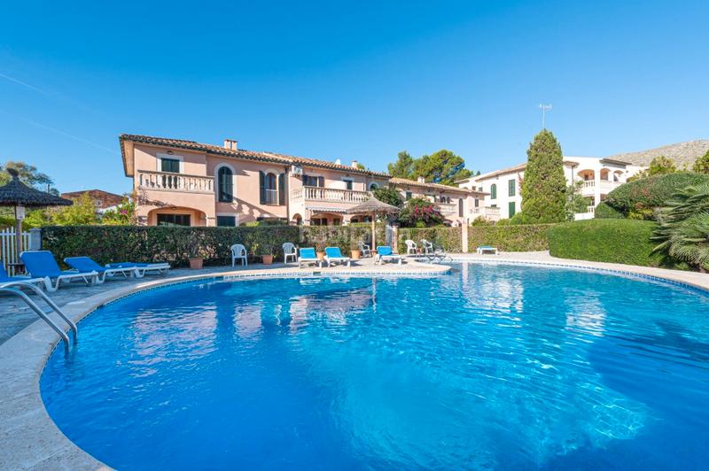 Foto 5bb471de-aa6b-401a-97af-d4f2d8e69bcd. Casa pareada atractiva casa adosada en venta en puerto pollensa, mallorca en Pollença