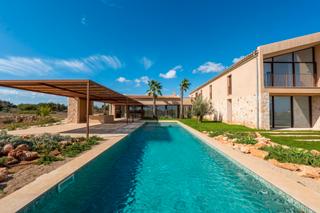 Country house in Ses Salines Poble. Finca moderna de nueva construcción a la venta en ses salines, m
