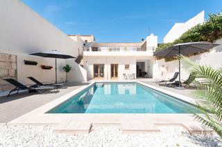 Masia a Sa Pobla. Preciosa casa reformada en venta con enorme jardín en sa pobla,