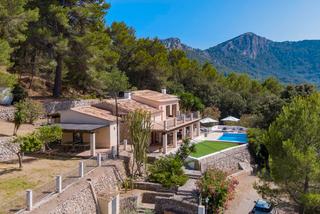 Chalet à Pollença Poble. Preciosa villa en la ladera con increíbles vistas en venta en po