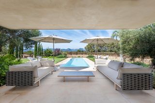 Chalet à Binissalem. Villa rural rodeada de viñedos en venta en binissalem, mallorca